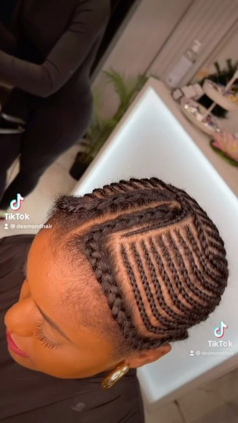 LACE WIG/TISSAGE/TAPE-INS | open weave for @ashley.oa ✌🏾 #afrohair | Instagram Weave Braiding Pattern, Open Weave Hairstyles, Sew In Braid Pattern, Sew In Braids, Middle Part Sew In, Hair Braid Patterns, Afro Wig, Sew In Weave, Braid Patterns