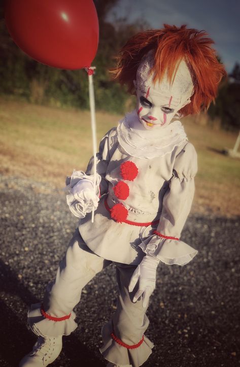 Pennywise Outfit, Pennywise Costume For Kids, Pennywise Costume, It Pennywise, Boy Diy, Spooky Szn, Halloween 2023, Trendy Fashion Outfits, Costume Halloween