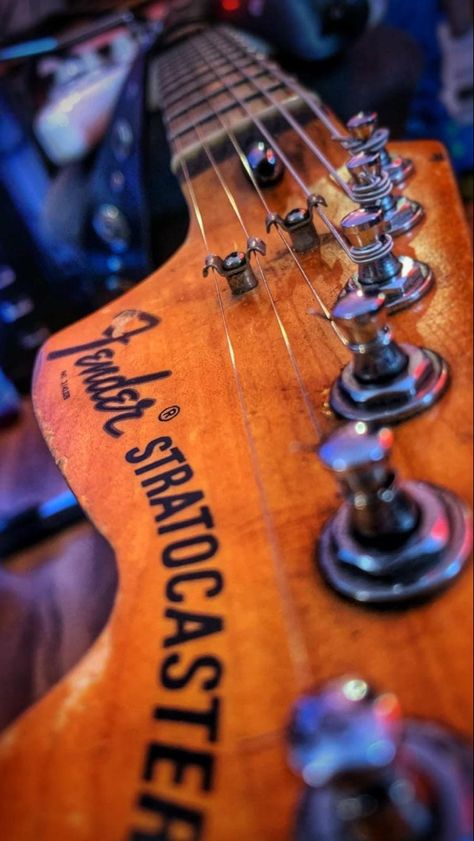 Fender Stratocaster Wallpaper, Guitar Players Photography, Guitar Wallpaper Iphone, Acoustic Guitar Photography, Fender Strat, Guitar Photography, Old School Music, Fender Squier, Guitar Collection