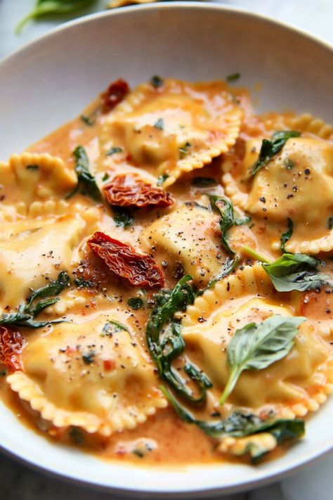 Tuscan Ravioli Recipe, Ravioli Recipe With Chicken, Tuscan Ravioli Soup, Unique Ravioli Filling, Ravioli Stuffing Ideas, Best Ravioli Recipe, Home Made Ravioli Recipe, Ravioli Filling Ideas, Spinach Ravioli Recipe