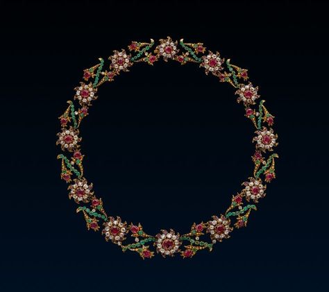 Ruby, Diamond, and Emerald Giardinetti Necklace, ca. 1760  via Albion Art  - See more at: http://ephemeral-elegance.tumblr.com/post/129213313135/ruby-diamond-and-emerald-giardinetti-necklace#sthash.1oK1VtMM.dpuf 18th Century Jewelry, Necklace C, Ruby Necklace, Royal Jewels, Charm Necklaces, Emerald Necklace, Ruby Diamond, Gorgeous Jewelry, The Shape