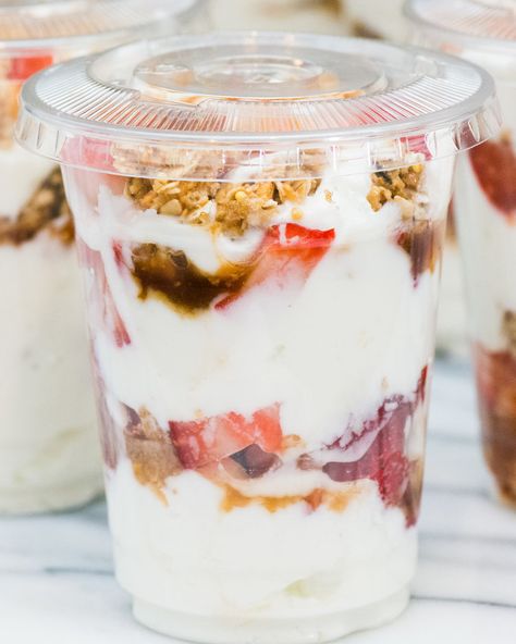 Make Ahead Parfait Cups, Yogurt Parfait Cups To Go, Home Made Parfait, Fruit Parfaits Cups, Granola Parfait Recipe, Yogurt Parfait Make Ahead, Overnight Yogurt Parfait, Diy Parfait Cups, How To Make A Parfait