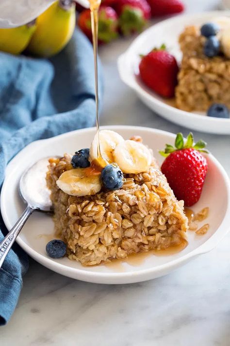 Quick and Easy Breakfast Casseroles Worth Waking Up For! - The Cottage Market Amish Baked Oatmeal, Oatmeal For Breakfast, Easy Oatmeal Recipes, Baked Oatmeal Cups, Easy Oatmeal, Baked Oatmeal Recipes, Breakfast Casserole Easy, Baked Oats, Cooking Classy