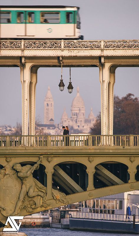 Paris Locations, Street Pics, Metro Paris, Paris Photoshoot, French Lifestyle, Paris Metro, Beautiful Paris, Montmartre Paris, Paris Aesthetic