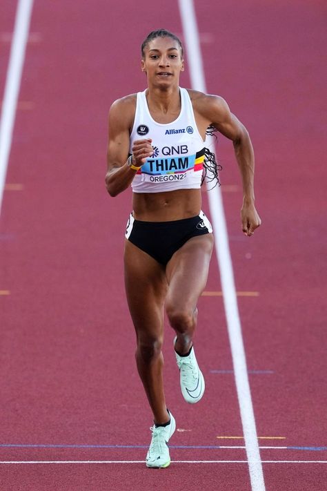 Nafissatou Thiam (Belgium) 🥇 Heptathlon • 2022 World Athletics Championships (Oregon) Heptathlon, Athletics Track, World Athletics, Athletic Girls, Sporty Girls, Body Reference, Action Poses, Female Athletes, Track And Field