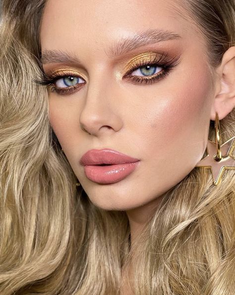 Including a glimmering gold look Makeup Ideas For Blue Eyes, Blue Eyes Makeup, Soft Wedding Makeup, Golden Eye Makeup, Golden Makeup, Wedding Makeup Ideas, Bridal Glam, Gold Eye Makeup, Eyeshadow For Blue Eyes