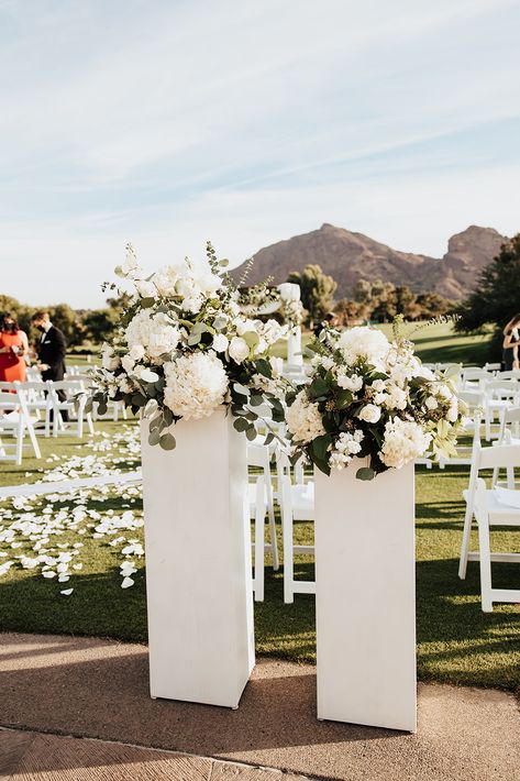 Elegant white rose flower arrangements for formal wedding ceremony aisle decor #wedding #weddingideas #weddinginspiration #weddingdecor #weddingdesign #weddingdetails #weddingflowers #ceremony #ceremonydecor Ceremony Flower Arrangements, Wedding Ceremony Aisle Decor, Wedding Ceremony Flower Arrangements, Aisle Decor Wedding, Ceremony Aisle Decor, Wedding Ceremony Aisle, White Wedding Arch, Wedding Church Decor, Wedding Isles