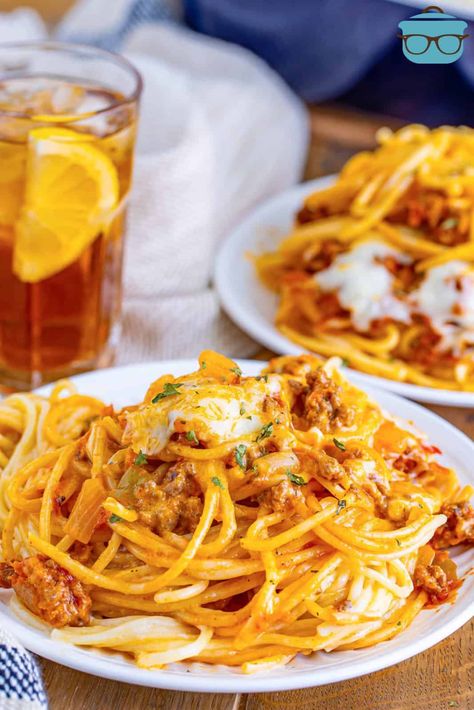 Million Dollar Spaghetti Recipe, Spaghetti Casserole Recipe, Million Dollar Spaghetti, Spaghetti Casserole, Country Cook, Spaghetti Recipe, The Country Cook, Pasta Dinners, Baked Spaghetti