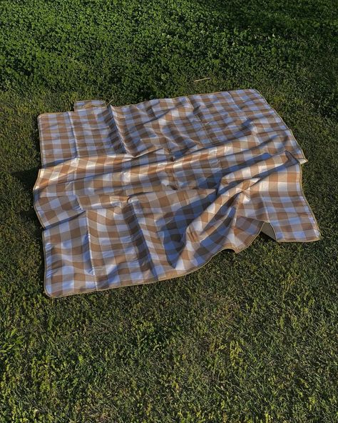 Blanket On Grass Aesthetic, Picnic Blanket Aesthetic, Blanket Pillow Picnic, Aesthetic Picnic Blanket, Abandoned Campsite, Maria Tattoo, Cute Picnic Blankets, Gingham Picnic Blanket, Checkered Picnic Blanket