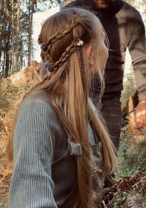 Medival Hairstyle Easy, Long Braid Hairstyles, Celtic Braids, Warrior Hair, Celtic Warrior, Celtic Hair, Medieval Hairstyles, Plaits Hairstyles, Hair Stylist Life