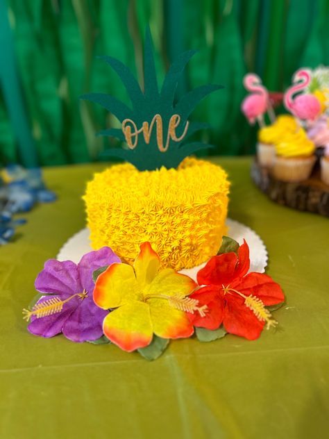 One Big Luau First Birthday, Pineapple Smash Cake, Luau Smash Cake, Luau 1st Birthday Party Girl, Luau First Birthday Girl, First Birthday Luau, Birthday Luau, Fruit Birthday Party, Pineapple Birthday