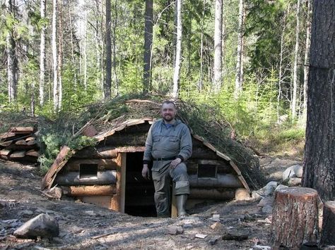 dugout survival shelter - Google Search Dugout Shelter, Bushcraft Shelter, Camping Shelters, Underground Homes, Bushcraft Camping, Survival Shelter, Homestead Survival, Wilderness Survival, Winter Camping