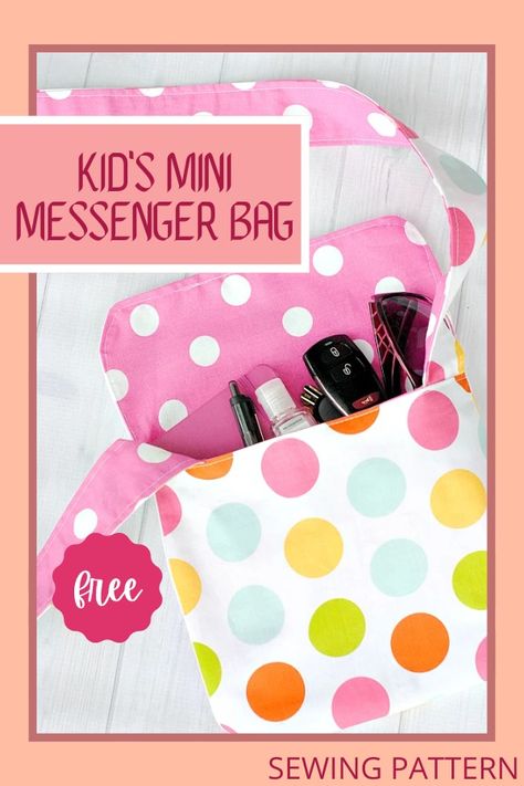 Kid's Mini Messenger Bag FREE sewing pattern. This is actually an update on the very first post that was ever posted by this designer. This is a Mini Messenger Bag that’s just perfect for kids to carry. It's also a perfect project for them to sew if they and you want them to get into sewing bags. It’s a great small bag that is big enough to hold just a handful of things - keys, wallet, phone. Sew ModernKids Bag Free Sewing Pattern, Messenger Bag Patterns, Kids Purse, Sewing Machine Projects, Mini Messenger Bag, Bag Pattern Free, Free Sewing Pattern, Sewing Bags, Modern Kids