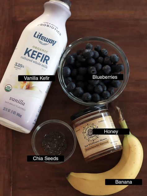 Show your belly some probiotic love with this refreshing and healthy kefir smoothie recipe. Featuring fresh blueberries and a touch of honey. Keifer Recipes Smoothie, Kefir Breakfast, Probiotic Smoothie, Kefir Smoothie, Kefir Recipes, Juice Smoothies Recipes, Smoothie Drink Recipes, Whole Food Diet, Blueberries Smoothie