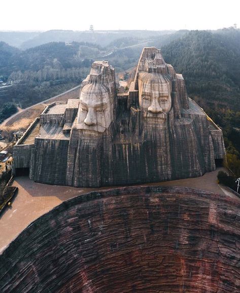 The sculpture of Emperors Yan and Huang Located in the Ancient Capital City📍Zhengzhou🇨🇳 also the birthplace of the Huang Emperor👑 📷Photo… Yellow River, Heavenly Places, Secrets Of The Universe, Zhengzhou, Chinese History, Travel Decor, Africa Travel, European Travel, Capital City