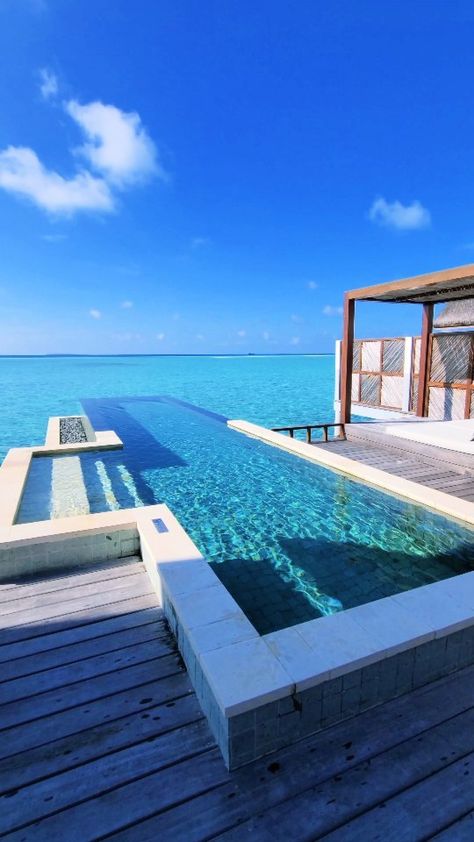 SARAH & FLO • Content Creators’s Instagram video: “Imagine having this private pool in your overwater villa... 🤩🏝️ 📍 Four Seasons Landaa Giraavaru, Maldives - Follow us ❤️…” Maldives Villa, Maldives Villas, Overwater Villa, Four Season Hotel, Villa Vacation, Maldives Honeymoon, Beach Honeymoon Destinations, Visit Maldives, Honeymoon Destination Ideas