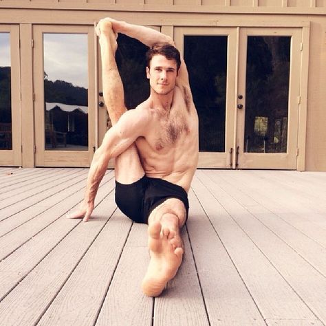 Yoga Poses For Men, Man Anatomy, Bikram Yoga, Daily Yoga, Ashtanga Yoga, Yoga Health, Yoga Asanas, Yoga For Men, Gymnast