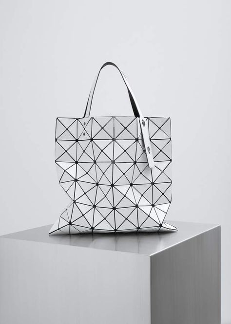 Bao Bao Bag, Issey Miyake Bao Bao, Diy Toiletries, Issey Miyake Bag, Speculative Design, Origami Fashion, Travel Bag Essentials, Japan Color, Bao Bao Issey Miyake