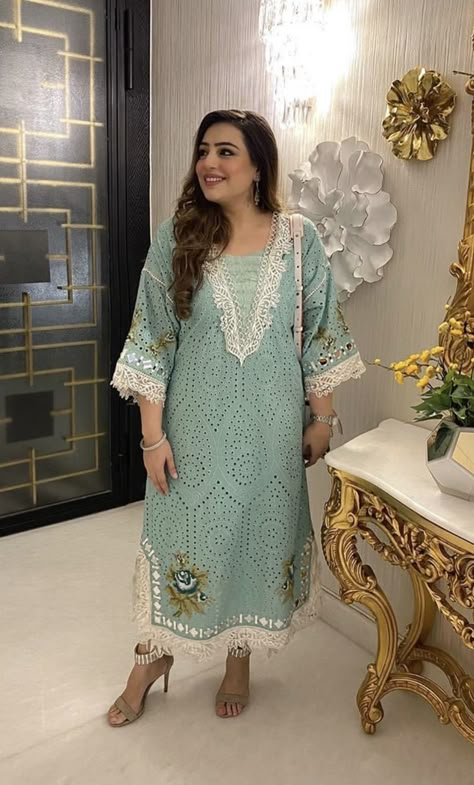 Kurti Designs Latest Chicken, Hakoba Suit Design, Chikenkari Dress Ideas Pakistani, Hakoba Dress Patterns, Hakoba Kurti Patterns, Chikenkari Dress Ideas Kurti, Chicken Kurti Designs Latest, Chikenkari Dress Ideas, Pakistani Lace Kurtas