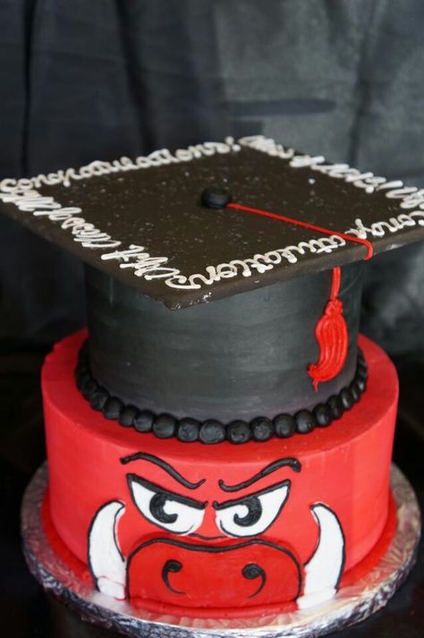 Graduation cake Woo Pig Sooie Wallpaper, Razorback Cake, Cake University, Backyard Barbecue Party, Ar Razorbacks, U Of A, Arkansas Razorbacks Football, Graduation Party High, Arkansas Razorback