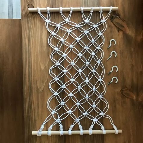 Macrame Fruit Hammock, Fruit Hammock, Macrame Knots Pattern, Macrame Patterns Tutorials, Macrame Plant Hangers, Macrame Ideas, Macrame Decor, Unique Diy Gifts, Macrame Projects