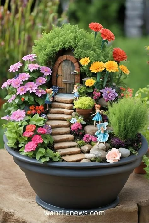 Fun Garden Projects, Miniature Garden Design, Fairy Garden Containers, Fairy Garden Pots, Magical Landscape, Tree Indoor, Rock Fountain, Fairy Garden Ideas, Indoor Plant Wall