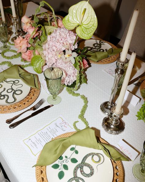 Green Glassware Table Setting, Green Tablecloth Wedding, Vintage Glassware Wedding, Vintage Floral Party, Pink Table Decorations, Dirty Thirty Birthday, Green Tablescape, Rattan Charger, Winter Shoot