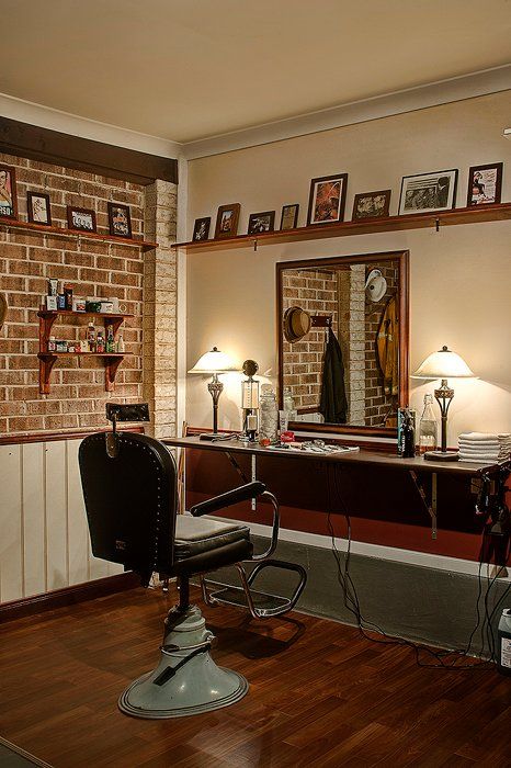 http://artofmanliness.com/2011/06/10/how-to-transform-your-garage-into-a-barbershop/ Garage Barbershop, Barber Shop Interior, Barbershop Design, Barber Shop Decor, Vintage Barber, Hair Salon Decor, Art Of Manliness, High Back Office Chair, Barber Chair