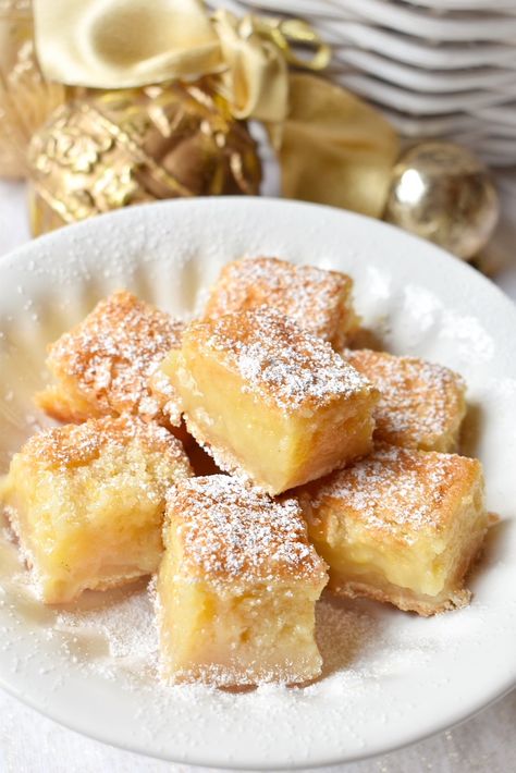 Extra-Lemony Lemon Bars I only make at Christmas ⋆ SomeTyme Place Lemon Dishes, Lemon Truffle Recipe, Lemon Truffle, Strawberry Feta Salad, Sweet Bar, Potato Salad Recipe, Favorite Cookie Recipe, Truffle Recipe, Lemon Tart