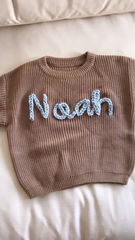 @shopemmaandsam’s Instagram post: “Blue yarn on a brown sweater 🧸 #etsy #custom #personalized #nameembroidery #handmade #embroidery #babyclothes #newbornclothes…” Embroidery Baby Sweater, Noah Name, Name Sweater, Crochet Baby Boy, Name Embroidery, Crochet Work, Brown Babies, Stitch Crochet, Boys Romper