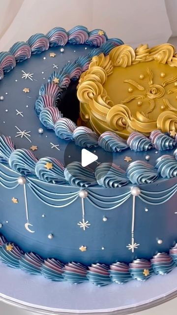 April’s Baker on Instagram: "Tag the sun to your moon🌙🌞✨  Our customer sent us a beautiful cake by @kutiwacakes as a reference 💙" Two The Moon And Back Cake, New Cake Ideas Unique, Sun And Moon Cookies, New Cake Designs Unique, Bestie Cake Ideas, Balloon Cake Ideas, Space Cakes Kids Boy Birthday, Birthday Cake Designs Unique, Sun Cake Birthday