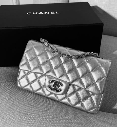 Silver Chanel Bag, Bag Wishlist, Bags Wishlist, Purse Game, Expensive Bag, Trendy Purses, Dream Bags, Silver Bags, Luxury Lifestyle Dreams