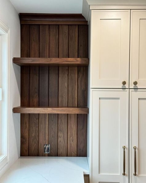 Sarah | Home Design, DIY, Recipes | Build some shelves with me. 😉 Our walnut shelves were the perfect compliment for this corner. I like to tuck these design details into… | Instagram Open Corner Shelves Kitchen, Corner Shelves Diy, Corner Kitchen Shelves, Kitchen Corner Cabinet Ideas, Corner Shelves Kitchen, Kitchen Corner Ideas, Rustic Renovations, Kitchen Corner Shelves, Upper Cabinet