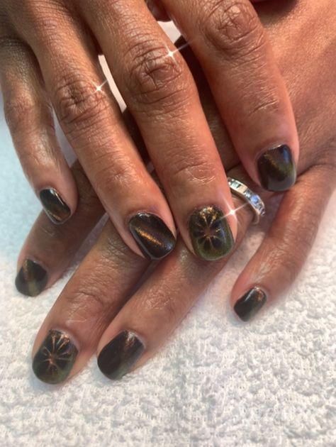 This look was created using the original Cat Eye and a flower magnet. Cat Eye Dark Nails, Cat Eye Nails Dark, Nails Flower, Nails Dark, Shellac Manicure, Eye Nails, Flower Magnets, Cat Eye Nails, Dark Nails