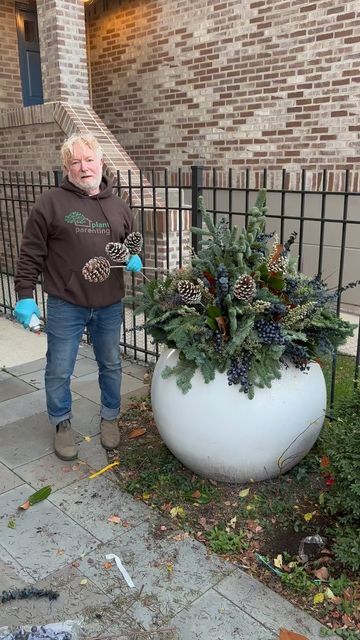 Howard Nemeroff (Owner) on Instagram: "How to keep your pine cones from closing. #homedecor #design #pinecones #containergardening #hack #holidaydecor" November 17, Pine Cones, Container Gardening, Christmas Winter, Holiday Decor, Plants, Christmas, Instagram, Design