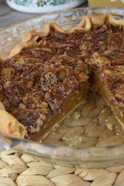 Pecan Pie Dark Corn Syrup, Pecan Pie With Dark Karo Syrup, Amish Pecan Pie, Pecan Pie Without Karo Syrup, Traditional Pecan Pie Recipe, Karo Pecan Pie Recipe, Karo Syrup Pecan Pie, Karo Pecan Pie, Old Fashioned Pecan Pie Recipe