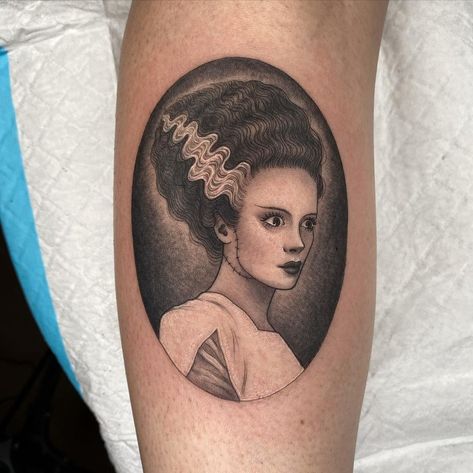 Traditional Bride Of Frankenstein Tattoo, Frankensteins Bride Tattoo, Bride Of Frankenstein Tattoo Traditional, Bride Of Frankenstein Tattoo, Frankenstein Tattoo, Horror Tattoos, Circle Tattoo, Brides With Tattoos, New Yorker Covers