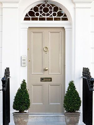 Interior Door Color, Exterior Paint Colours, Feng Shui Front Door, Front Door Plants, Beige House, Best Exterior Paint, Door Planter, Beige Home, Beautiful Front Doors