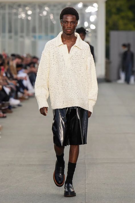 Summer 2023 Men, Knit Fashion Runway, 2023 Men Fashion, Mens Runway Fashion, 2023 Menswear Fashion Show, Vogue Men, Menswear Runway, Men Fashion Show, Knit Men