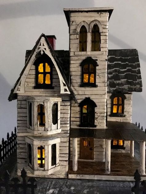 The Abandoned Italianate Mansion is a little cardboard house or glitter house made for the fall or Halloween season. Based on a real abandoned house in Coudersport, PA built in the 1880s, the house is handmade of cardboard and glue and paint. Italianate Mansion, Cardboard Halloween, Haunted House Craft, Modern Kitchen Gadgets, Tableware Ideas, Haunted House Diy, Glitter House, Putz House, Home Organization Ideas