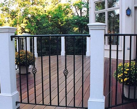 Unique Deck Railing, Unique Deck Railing Ideas, Deck With Gazebo, Modern Fence Ideas, Pool Railing, Wrought Iron Porch Railings, Porch Railing Ideas, Wood Deck Railing, Porch Railing Designs