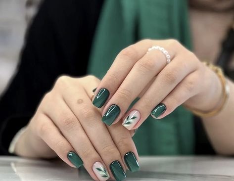 Green Fall Nails, Autumn Manicure, Green Nail Art, Beauty Hacks Nails, Nails Yellow, Nail Art For Beginners, Subtle Nails, Simple Gel Nails, Casual Nails