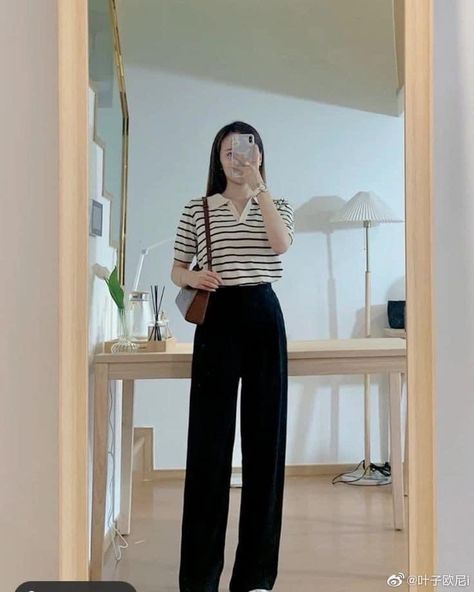 Casual outfit | OOTD ideas ☁️ Korean Outfit Street Styles, Knitwear Sweater, Casual College Outfits, Korean Casual Outfits, Everyday Fashion Outfits, Wardrobe Tips, Casual Day Outfits, Outfits Chic, Sweater Crop