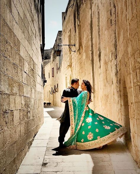 Deepika Padukone And Ranveer Singh’s Stunning Outfit For The Wedding Celebrations . . . @ranveersingh @deepikapadukone #couplesgoals… Designer Lengha Choli, Indian Wedding Lengha, Designer Lengha, Lehenga Choli Latest, Green Lehenga Choli, Pakistani Lehenga, Party Wear For Women, Mehendi Outfit, Party Wear Dress