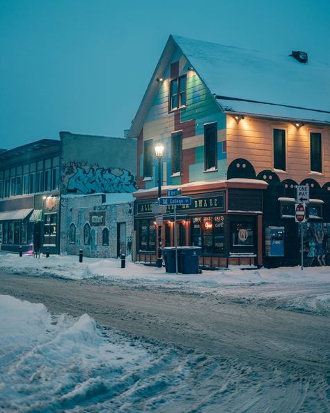 Allen Street Hardware Cafe on a snowy winter night, Buffalo, New York