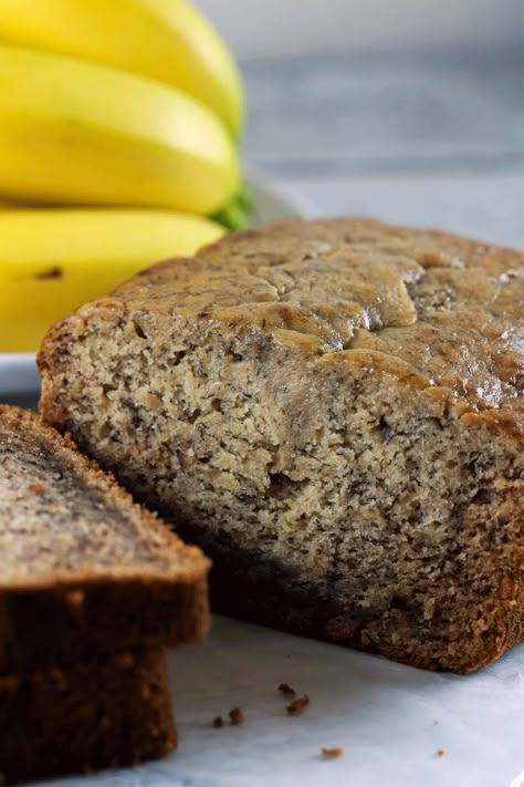 Banana bread is such a classic dessert! And we have the PERFECT recipe for you! It will give you yummy mouth-watering banana bread in under one hour! Perfect Banana Bread, Bread Banana, Brownie Desserts, Banana Bread Recipe, Crumpets, Classic Desserts, Banana Recipes, Banana Bread Recipes, Bagels