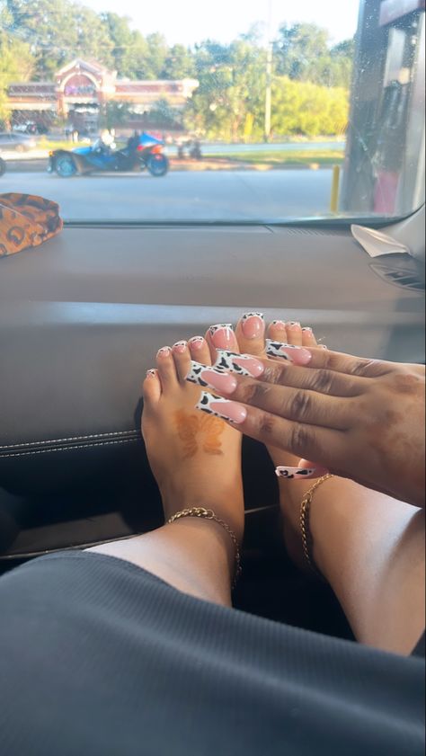 #cownails #nails #nailart Matching Toes And Nails Ideas, Acrylic Nails And Toes Matching, Nails And Toes, Beachy Nails, Mexico Trip, Cow Nails, Acrylic Toes, Acrylic Toe Nails, Pretty Toe Nails