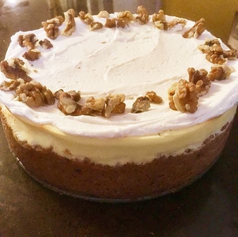 Keto Carrot Cake, Carrot Cake Cheesecake Recipe, Carrot Cheesecake, Sugar Free Carrot Cake, Ketone Recipes, Keto Holiday Recipes, Sugar Free Cheesecake, Ketogenic Desserts, Carrot Cake Cheesecake