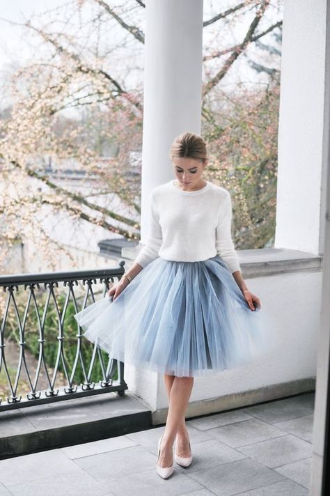 What to Wear to a Winter Wedding. #weddings #winter #fashion Black Tulle Skirt Outfit, Blue Tulle Skirt, Tulle Skirts Outfit, Wedding Guest Outfit Winter, Winter Wedding Outfits, Tule Rok, Gonna In Tulle, Curated Closet, Skirt Tulle