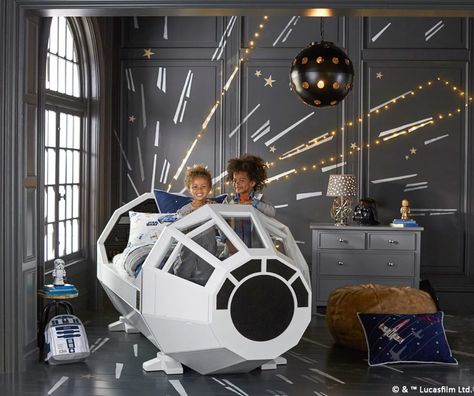 2 Year Birthday Ideas, Photo Booth Prop Ideas, Star Wars Kids Room, Star Wars House, Star Wars Birthday Party Ideas, Auction Decor, Birthday Star Wars, Guest Table Centerpieces, Star Wars Baby Shower